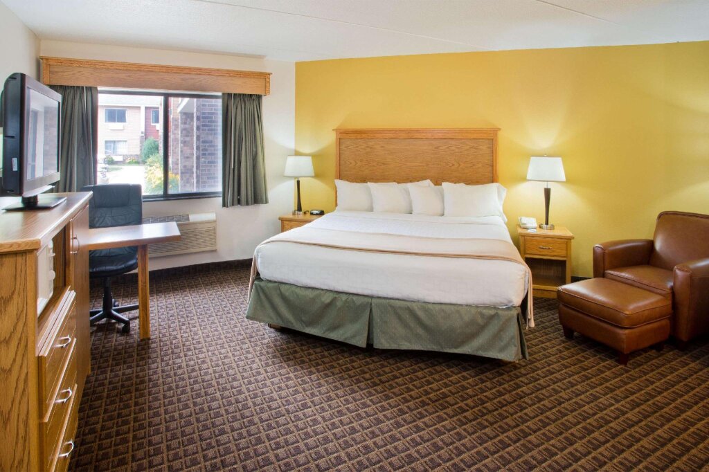 Double suite 2 chambres AmericInn by Wyndham Aberdeen Event Center