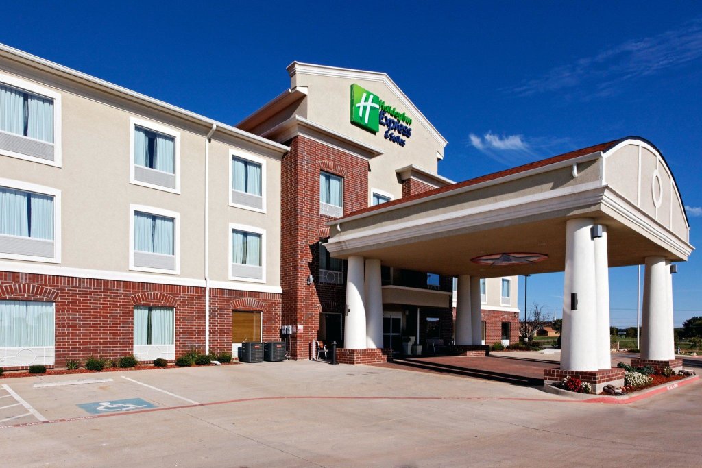 Double suite Holiday Inn Express Hotel & Suites Cleburne, an IHG Hotel