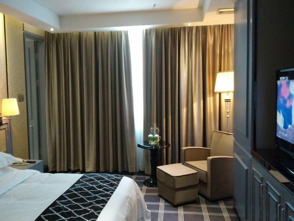 Двухместный люкс GreenTree Inn Guangdong Shantou Chengjiang Road Business Hotel