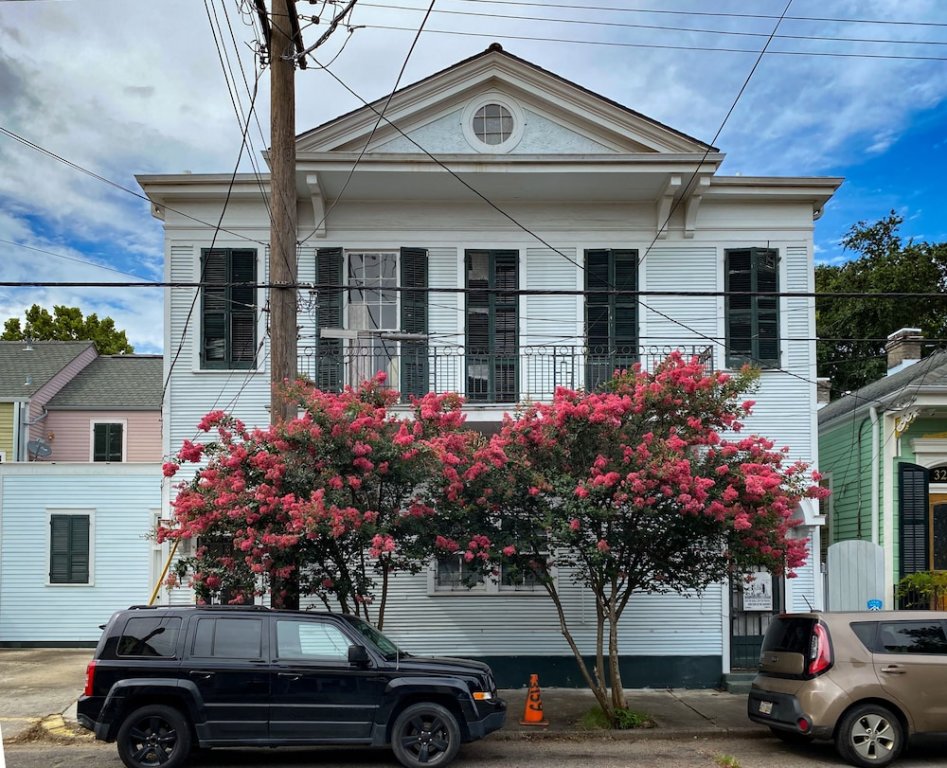 Коттедж Walk to French Quarter 2 Bedroom 1 Bath Duplex in the Heart of Bywater by Redawning