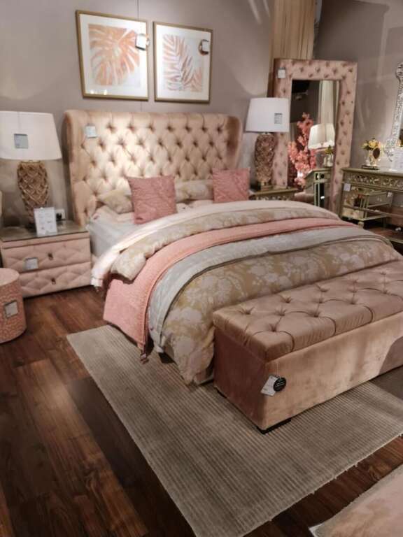 Pink Flowers Suites Women Only 圣尼古拉拉斯特拉达