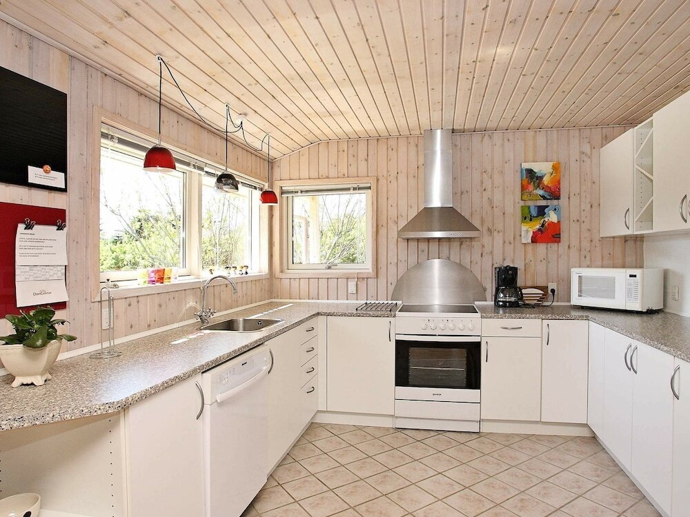 Luring Holiday Home in Lønstrup With Sauna 约灵
