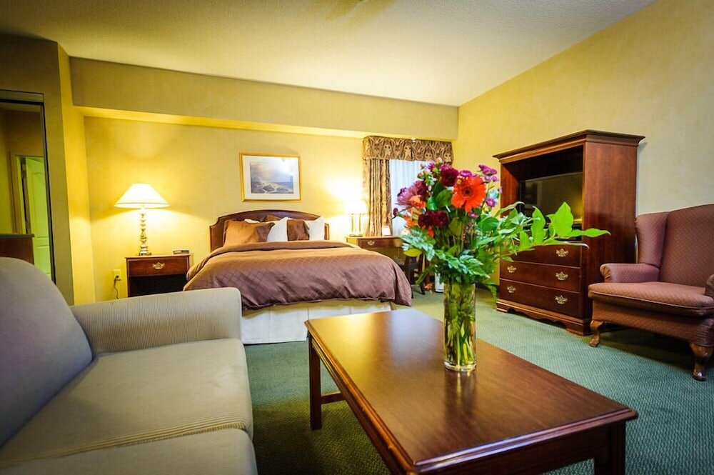 Deluxe Zimmer Peterborough Inn & Suites Hotel