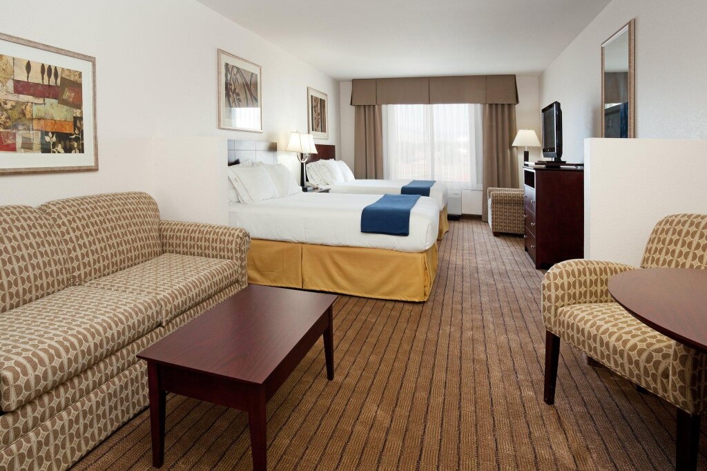 Vierer Suite Holiday Inn Express & Suites Buffalo, an IHG Hotel
