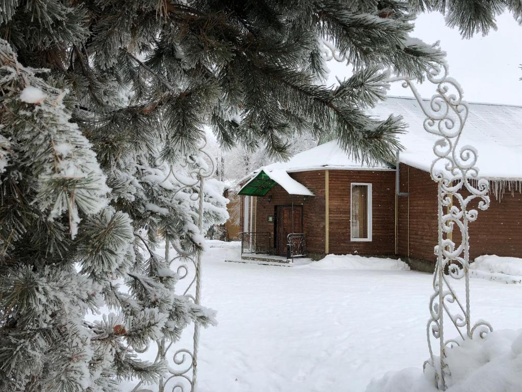 Отель Гостиница Русский Лес 2* в Новомосковск, Тульская область.  Забронировать Отель Гостиница Русский Лес 2*