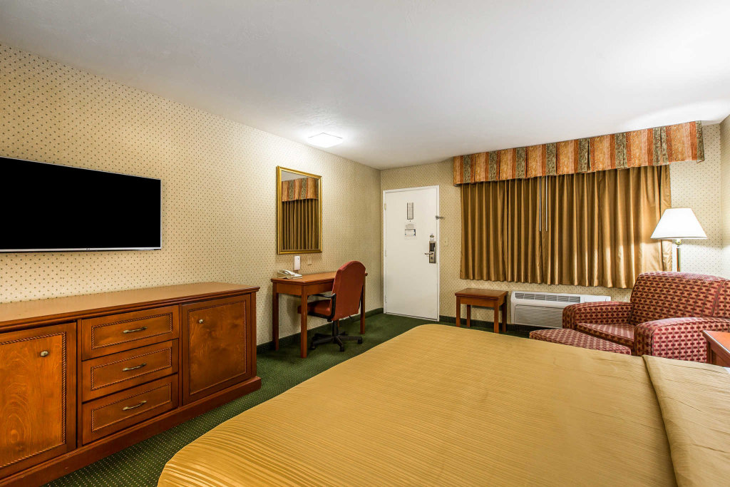 Standard room Quality Inn Near China Lake Naval Station