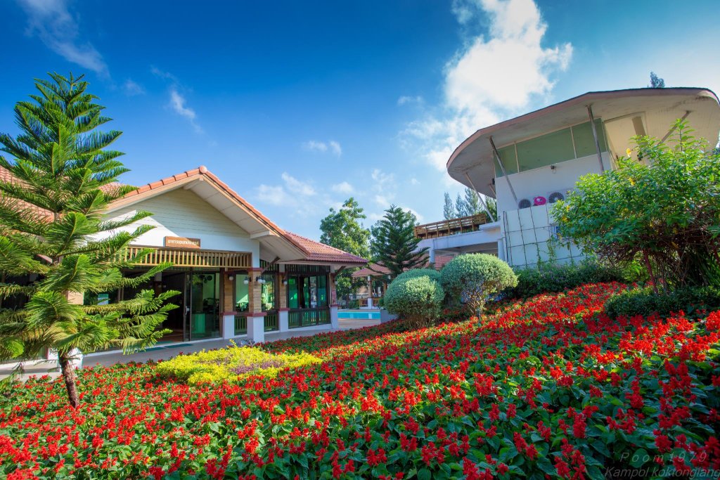 Двухместный номер Standard с балконом и с видом на озеро Thongsathit Hill Resort Khao Yai