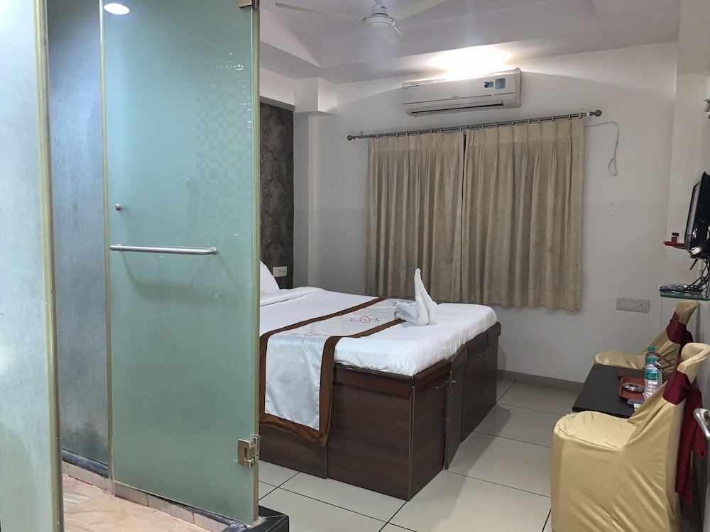 Habitación De lujo Hotel JK Lions - Koradi, Nagpur