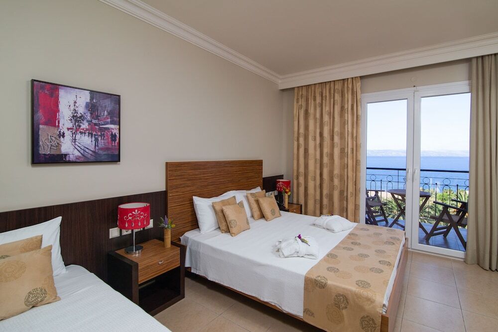 Семейный номер Standard с балконом и с видом на море Sunrise Resort Hotel