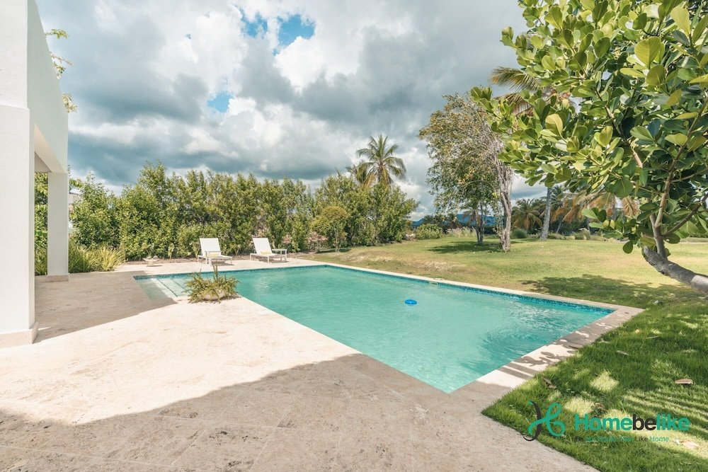 Villa Spacious Retreat With Private Pool at Las Palmas