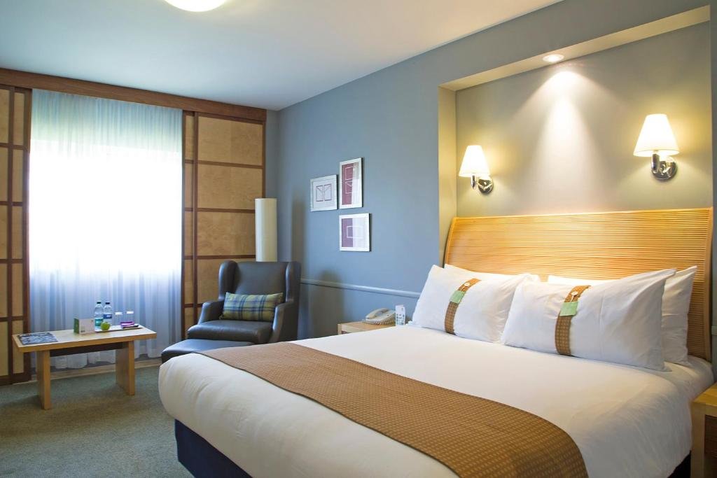 Deluxe Double room Holiday Inn Guildford, an IHG Hotel