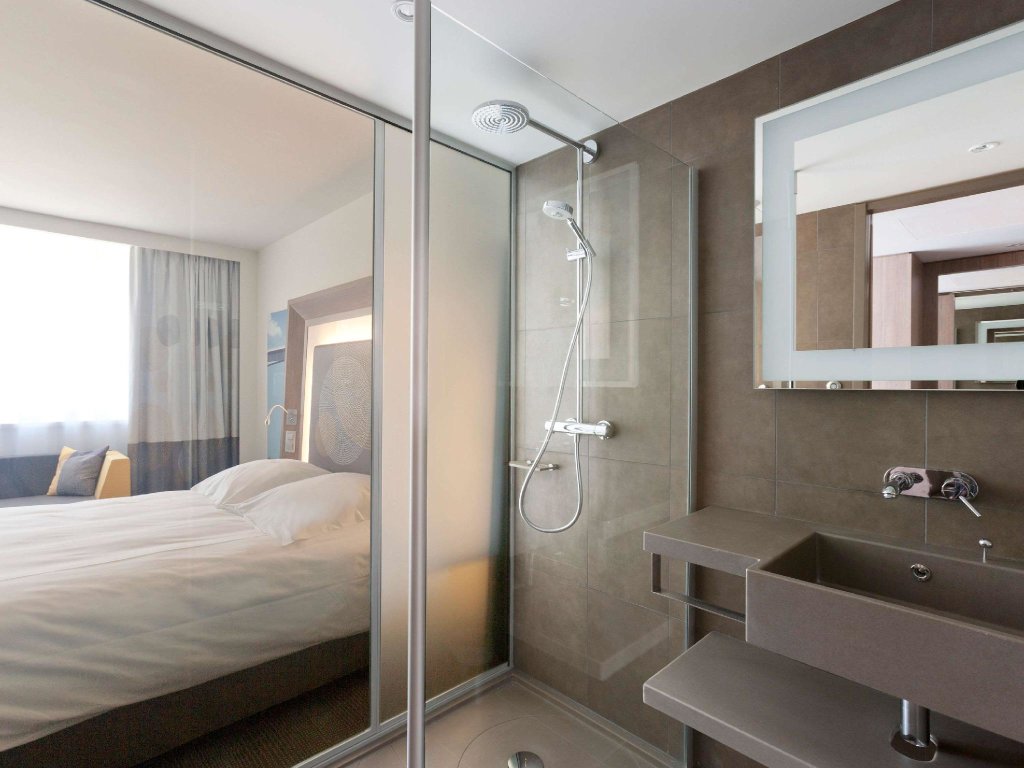 Superior Doppel Zimmer mit Flussblick Novotel Lyon Confluence