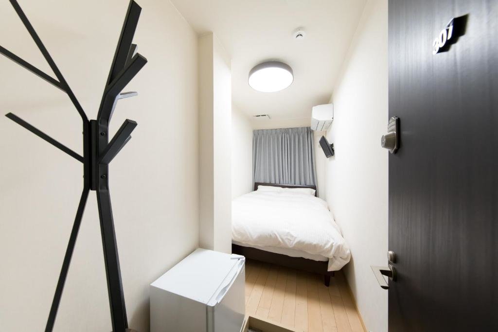 Economy Doppel Zimmer mit Straßenblick Rota Hostel