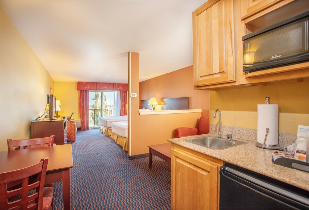 Двухместный люкс c 1 комнатой с балконом и с видом на реку Holiday Inn Express Hotel & Suites Richland