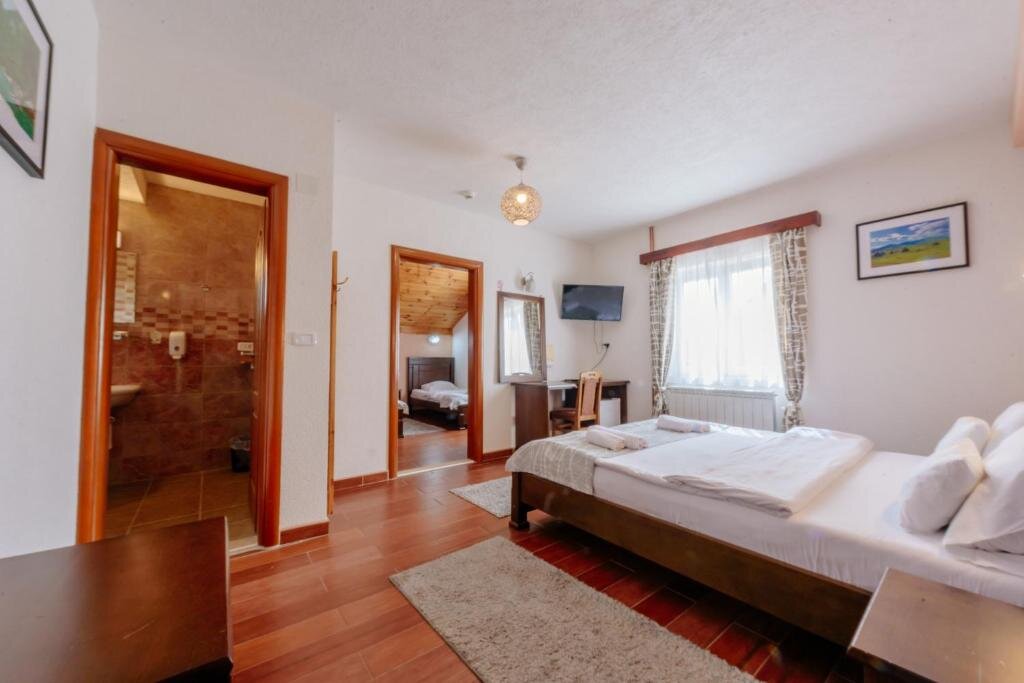 Апартаменты с 2 комнатами Hotel Zlatni bor