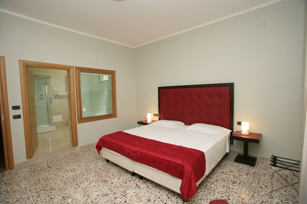 Standard Double room with balcony Hotel Piazza Marconi