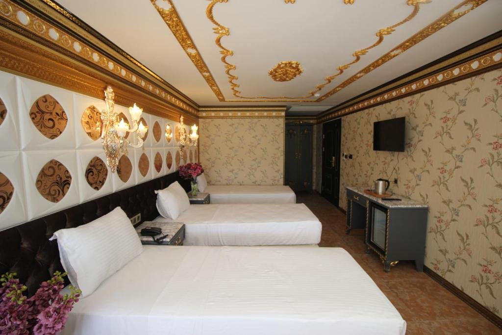 Трёхместный номер Luxury Laleli Blue Marmaray Hotel
