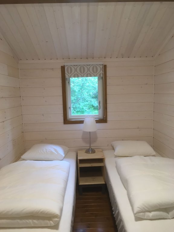 Doppel Hütte mit Balkon Långsjön Stugor & Camping
