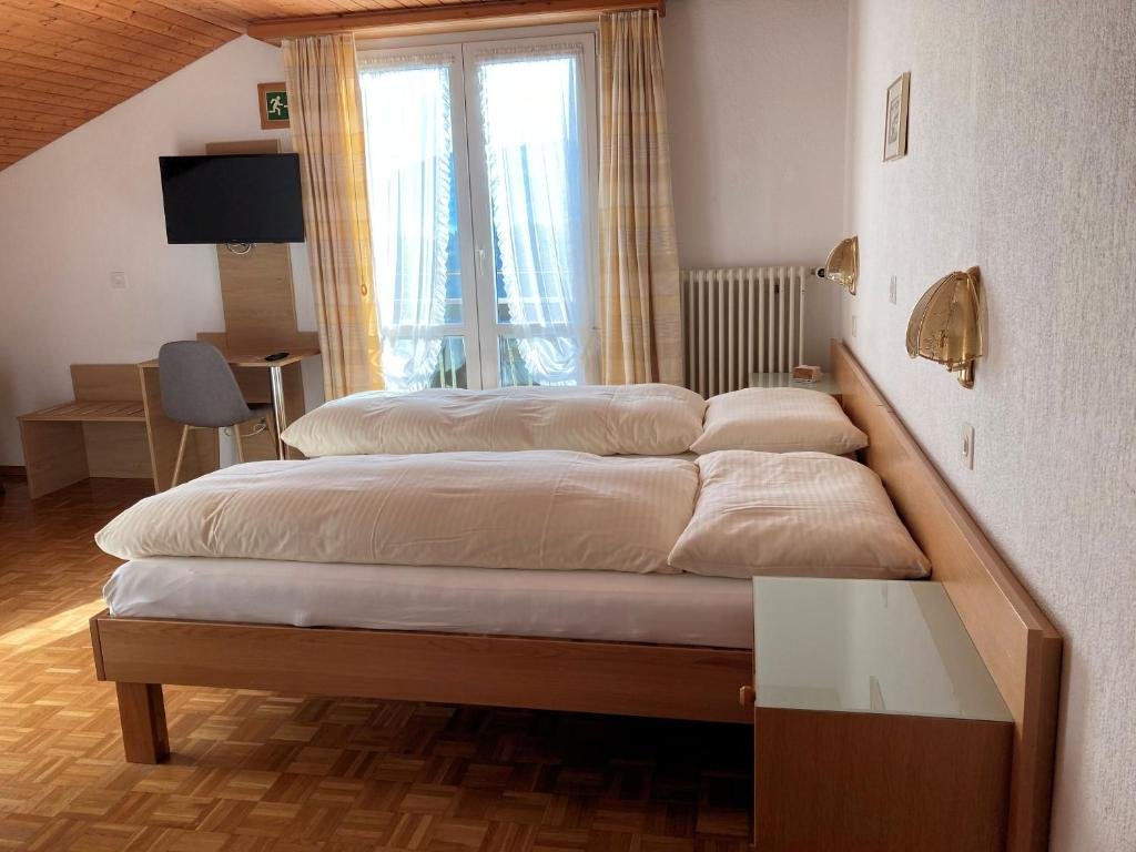 Standard Doppel Zimmer mit Balkon Landgasthof Krone Bed & Breakfast