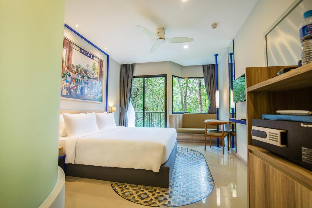 Holiday Inn Express Krabi Ao Nang Beach, an IHG Hotel 4* ➜ Ao Nang Beach,  Krabi Province, Thailand. Book hotel Holiday Inn Express Krabi Ao Nang  Beach, an IHG Hotel 4*