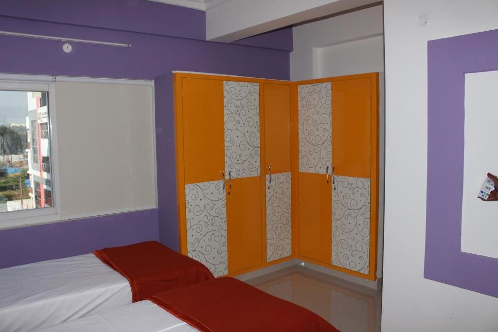 Кровать в общем номере (мужской номер) Mahas Inn
