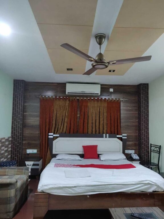Номер Standard Hotel Somraj Regency