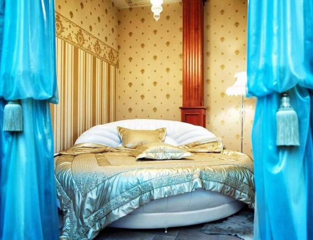 Люкс Luxury Апарт-отель «Королева Марго»