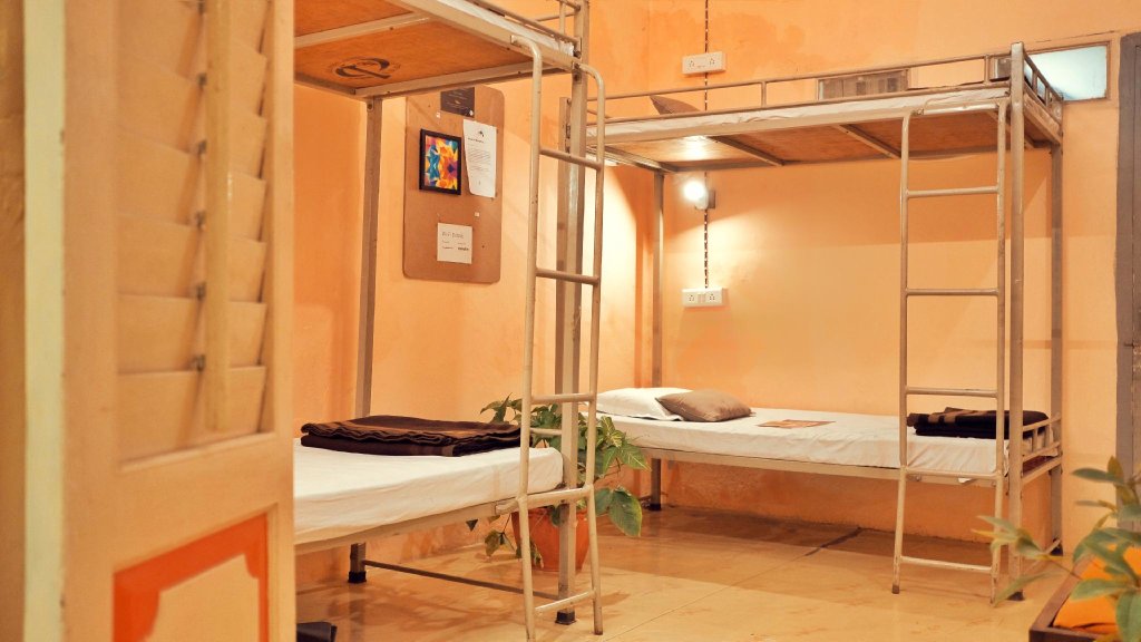 Кровать в общем номере International Travellers' Hostel by ITH Stays