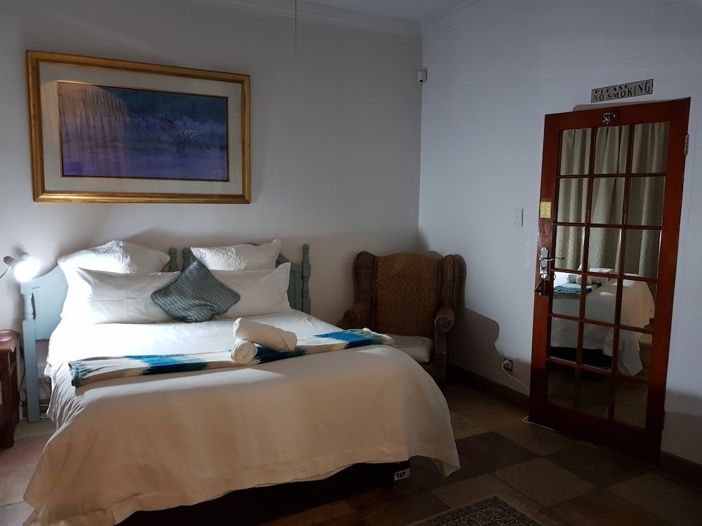 Deluxe Double room with garden view Blue Mango Lodge