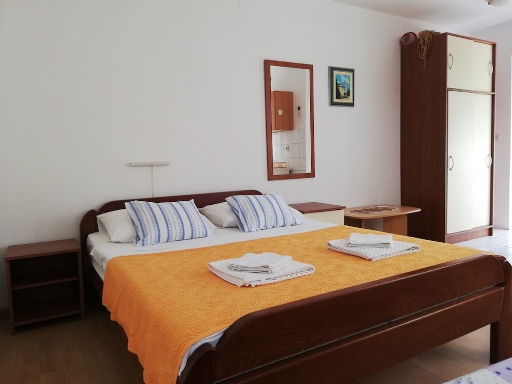 Monolocale Apartments Nada - 100m from beach