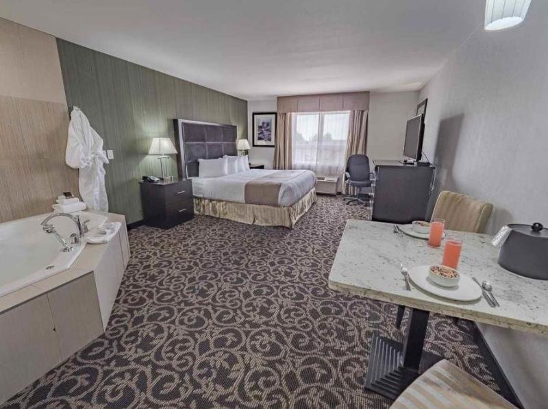 Двухместный номер Standard Paradise Inn and Suites Redwater
