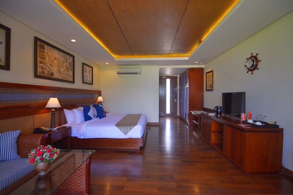 Номер Deluxe с балконом Ngwe Saung Yacht Club & Resort