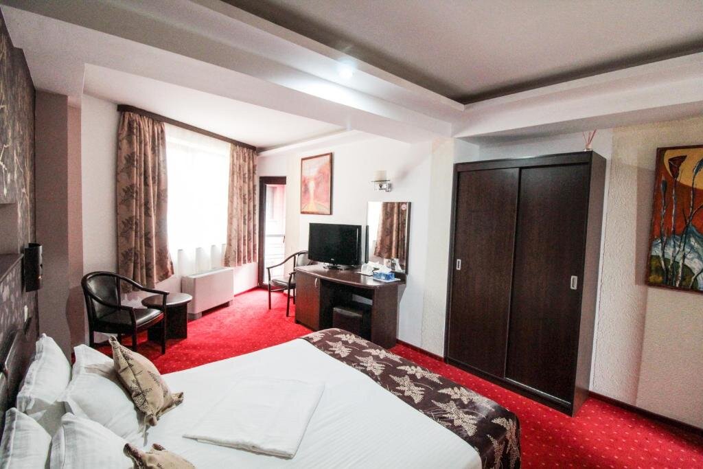 Standard Double room with balcony Hotel Razvan