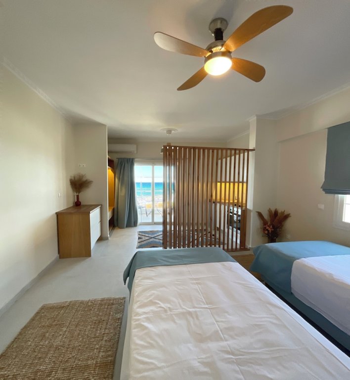 Apartment 1 Schlafzimmer mit Balkon Beachfront 2-bed Luxury Suite - Agios Gordios, Corfu, Greece