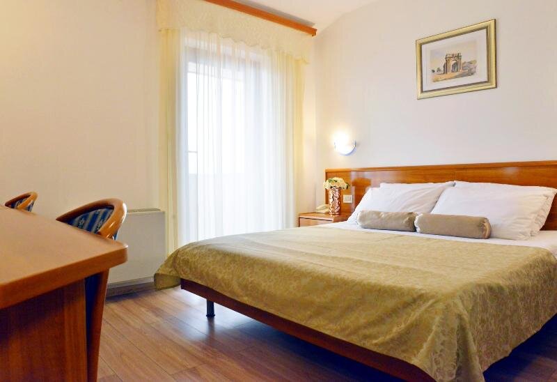 Standard Doppel Zimmer mit Balkon Hotel Villa Letan