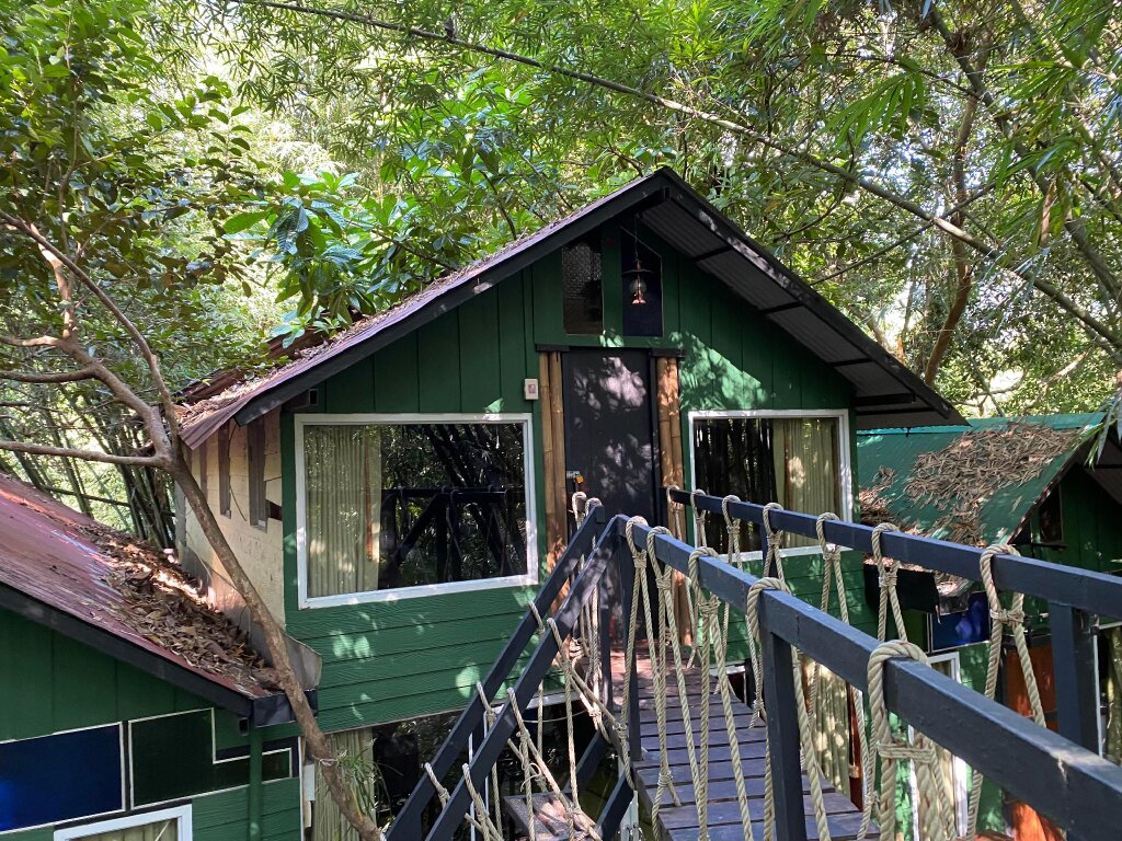 Cabaña Khaosok Treehouse Resort