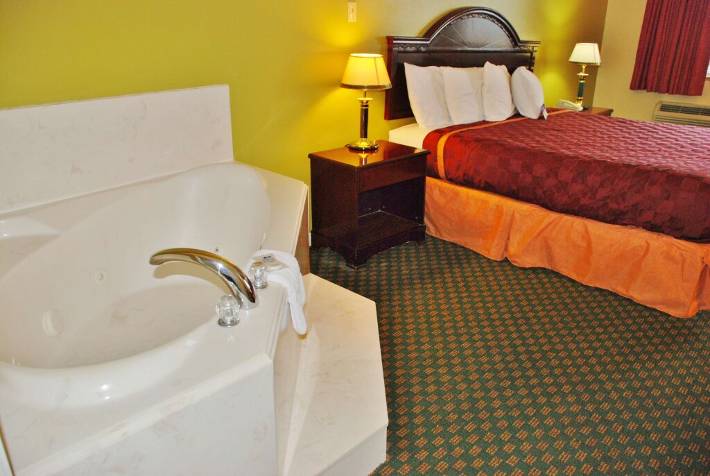 Двухместный люкс Americas Best Value Inn & Suites Hempstead Prairie View