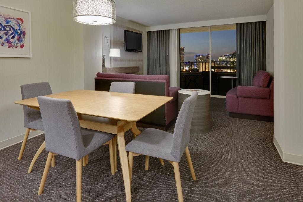 Double suite junior Crowne Plaza Hotel Dallas Downtown, an IHG Hotel