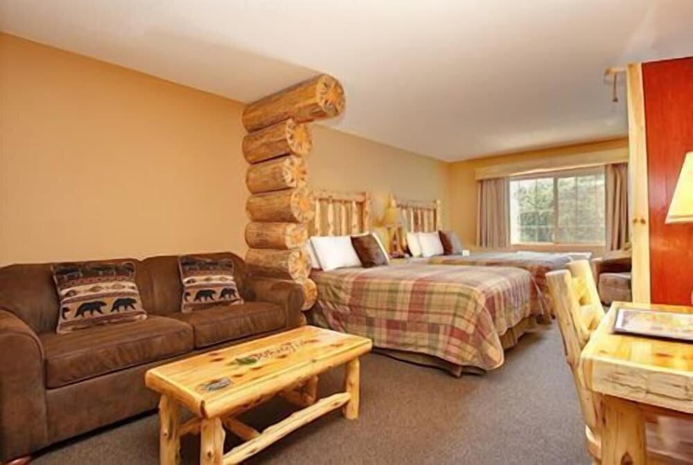 Camera Standard Whitefish Lodge and Suites