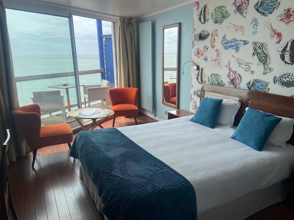 Номер Comfort с балконом и с видом на море LOGIS HOTEL - La Petite Rade