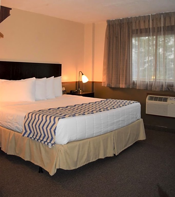 Standard Double Basement room SureStay Hotel by Best Western Portland City Center