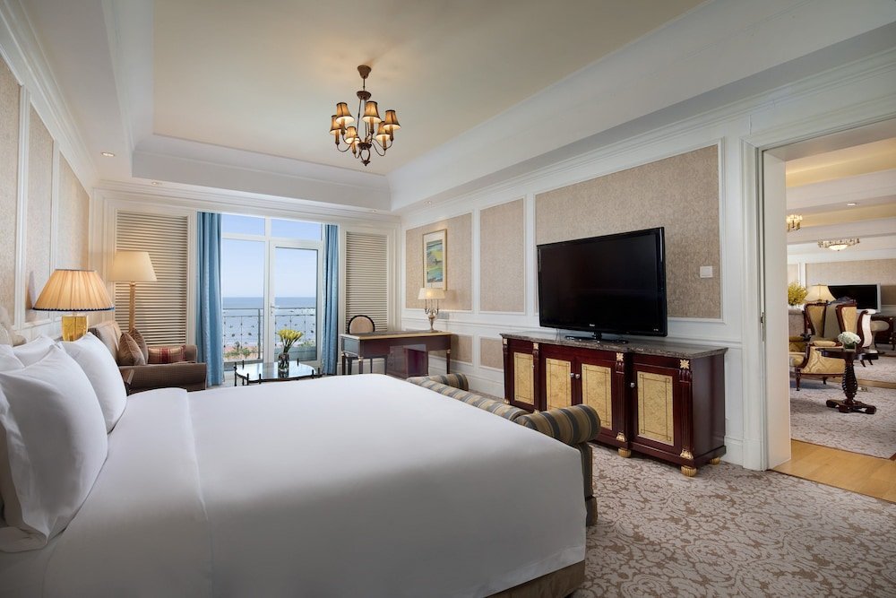 Suite 1 Schlafzimmer mit Meerblick Crowne Plaza Qingdao Ocean Spring Resort, an IHG Hotel
