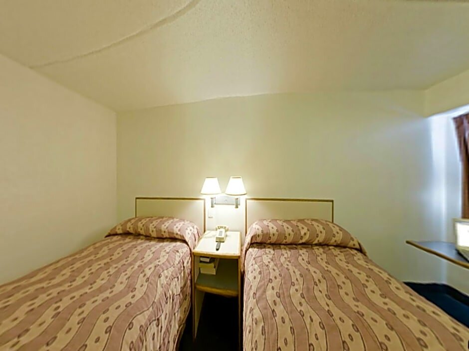 Standard Quadruple room Travel Inn