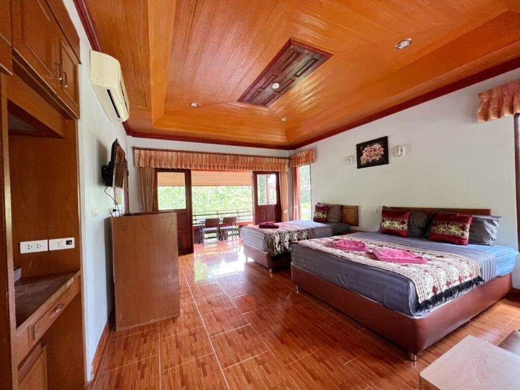 Standard triple chambre avec balcon Khaosok Rainforest Resort