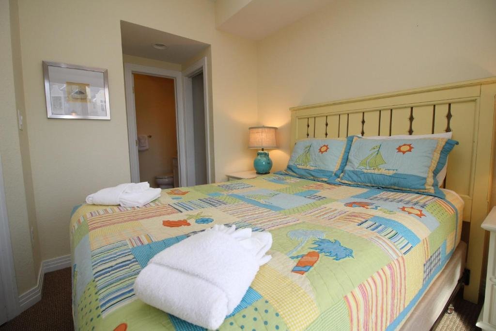 3 Bedrooms Deluxe Apartment Cambridge Cove at Bermuda Bay by Kees Vacations