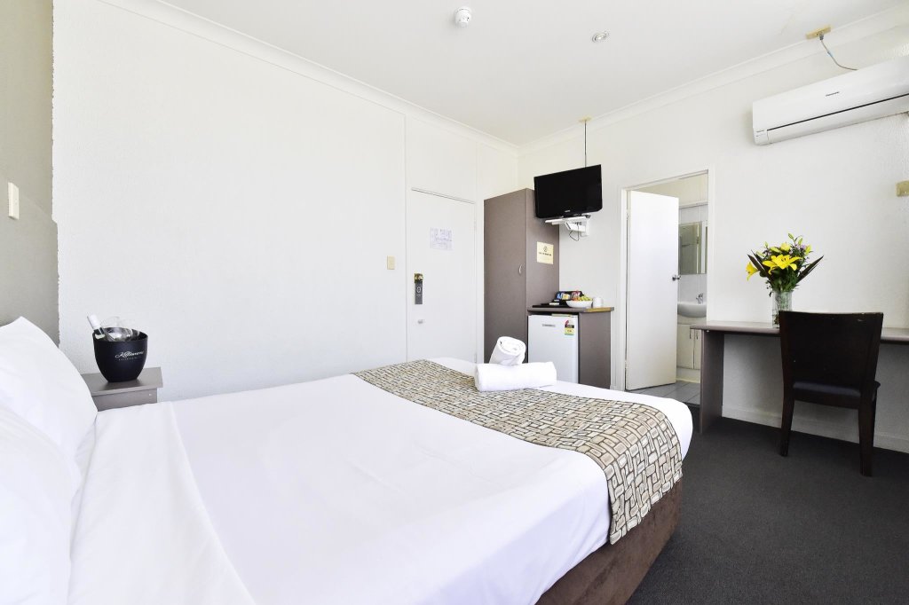 Двухместный номер Budget Diplomat Hotel Alice Springs