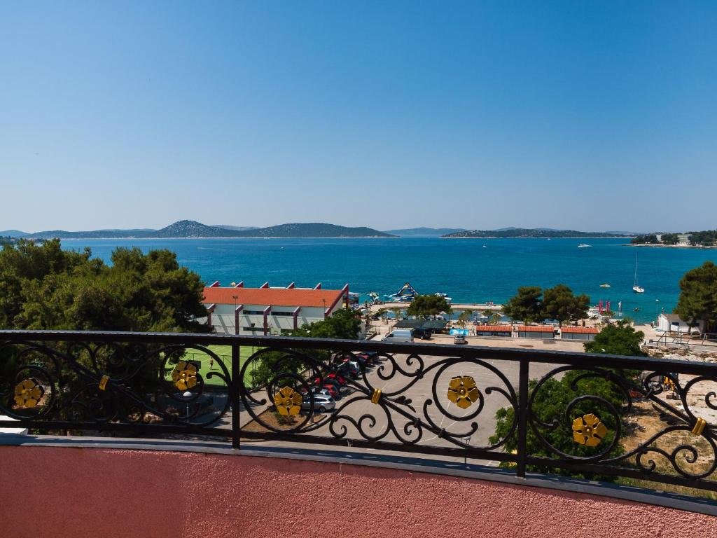 Standard Double room with balcony and with sea view Hotel Miramare