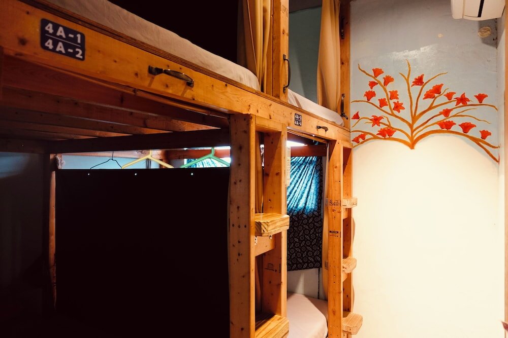 Кровать в общем номере (женский номер) с балконом Fuqi Hostel - Heping