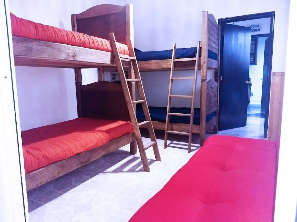 Кровать в общем номере (женский номер) Hostal Doña María - Hostel