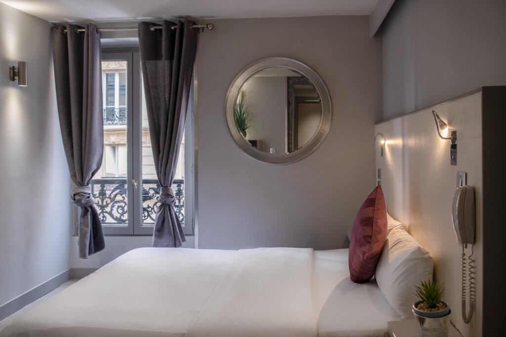 Двухместный номер Comfort Hotel Nation Montmartre